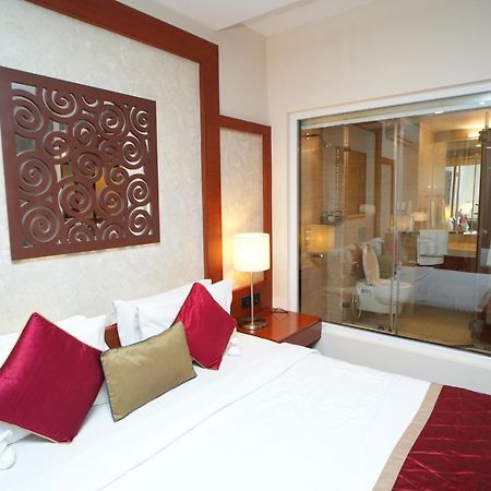 The Altruist Business Hotel Hitech Hyderabad Bagian luar foto