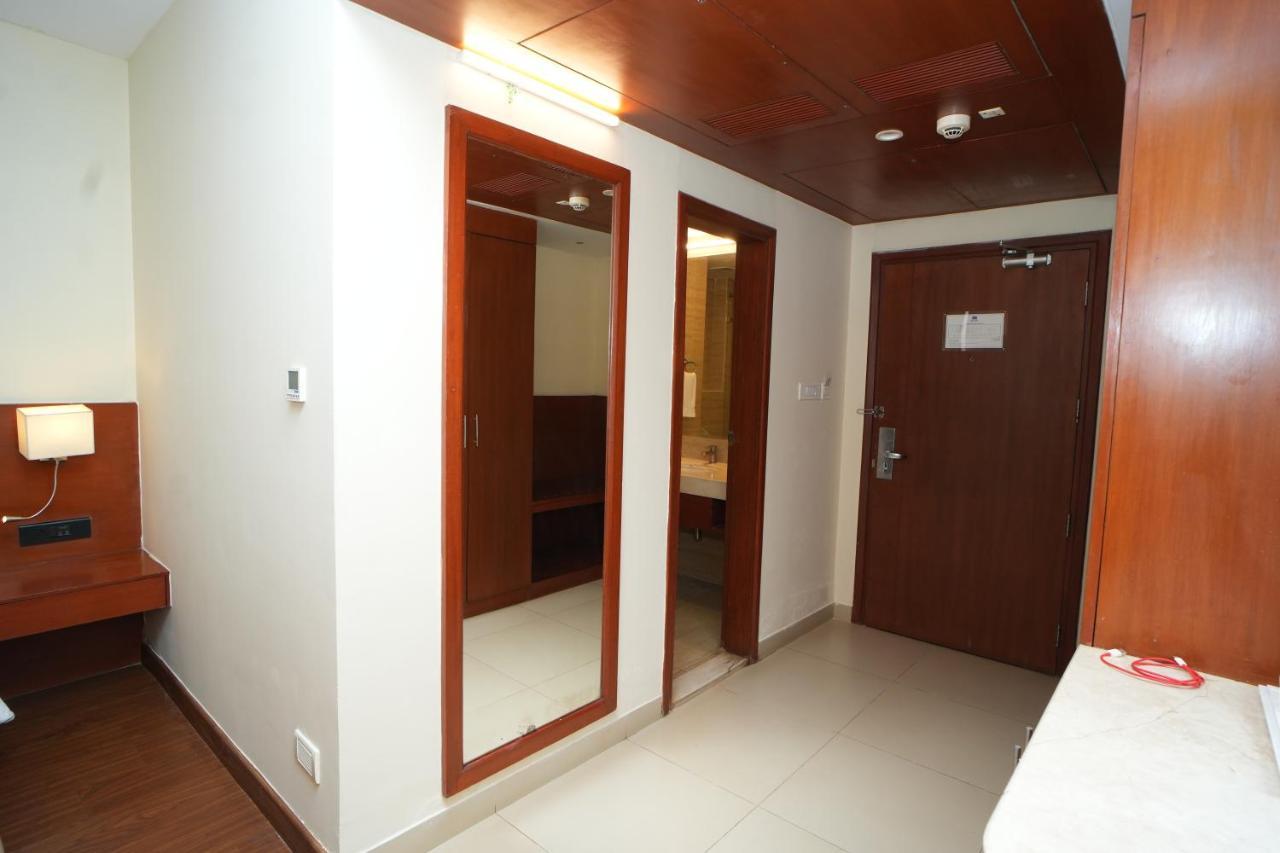 The Altruist Business Hotel Hitech Hyderabad Bagian luar foto
