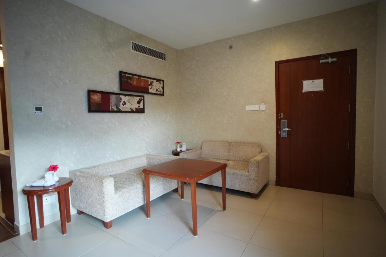 The Altruist Business Hotel Hitech Hyderabad Bagian luar foto