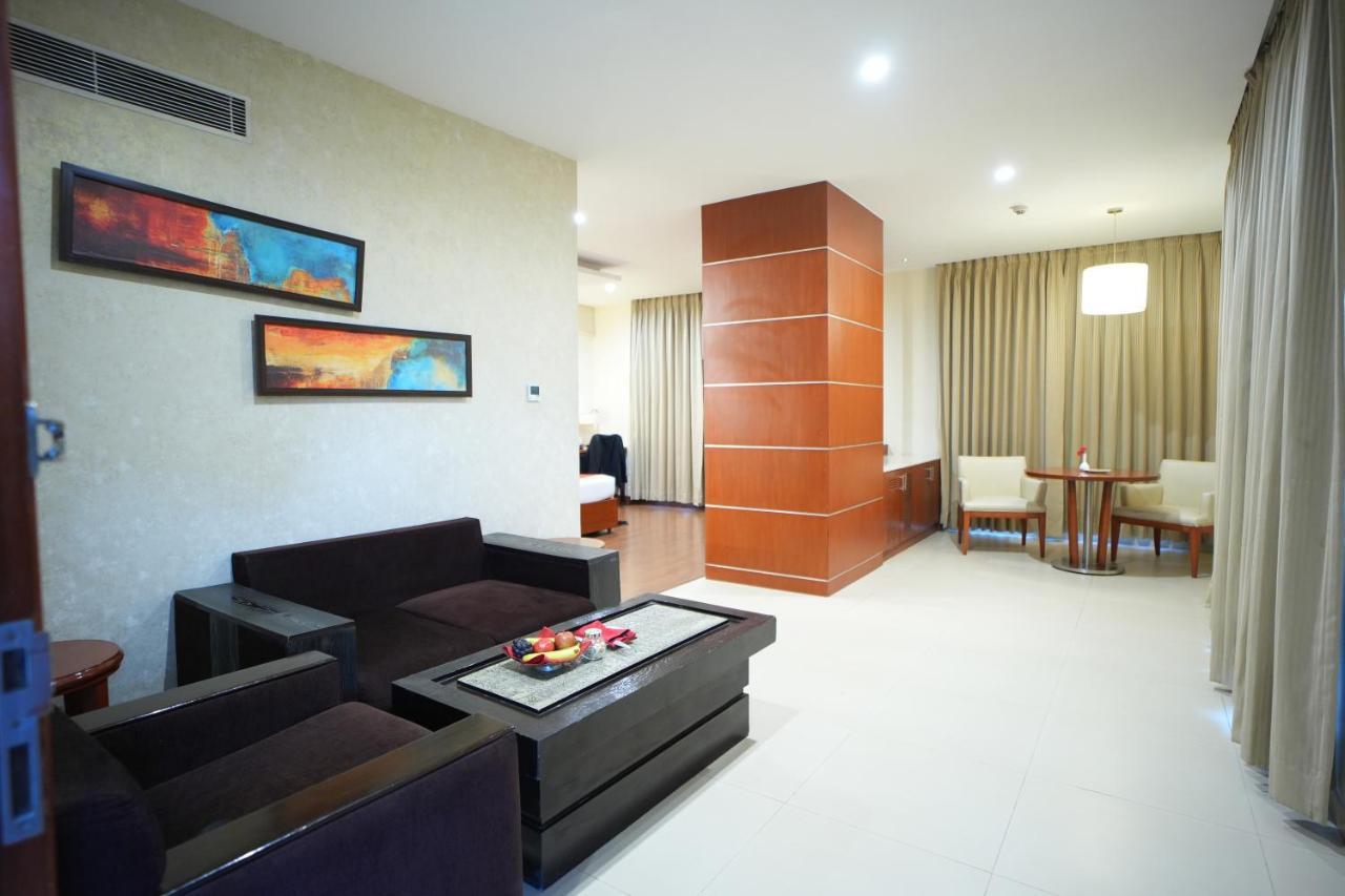 The Altruist Business Hotel Hitech Hyderabad Bagian luar foto