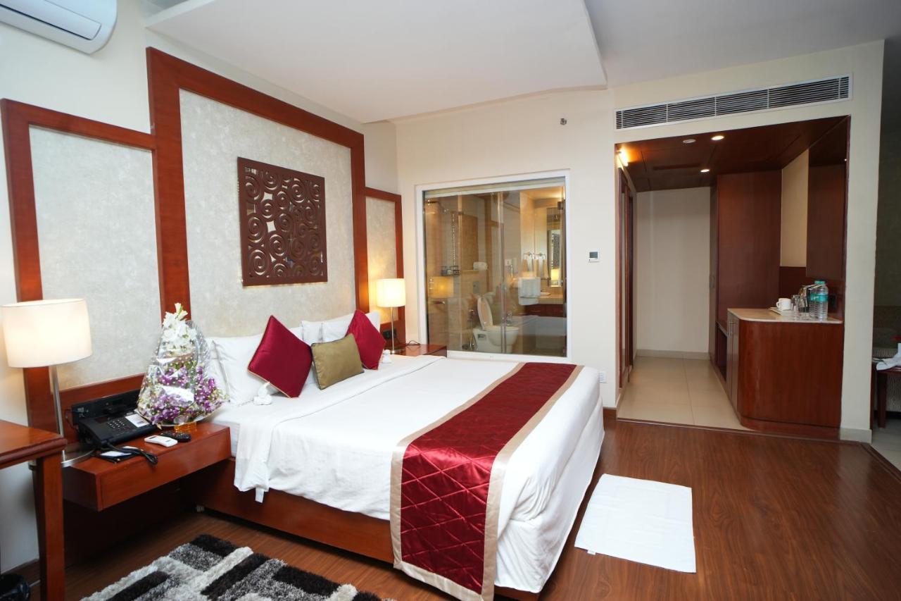 The Altruist Business Hotel Hitech Hyderabad Bagian luar foto
