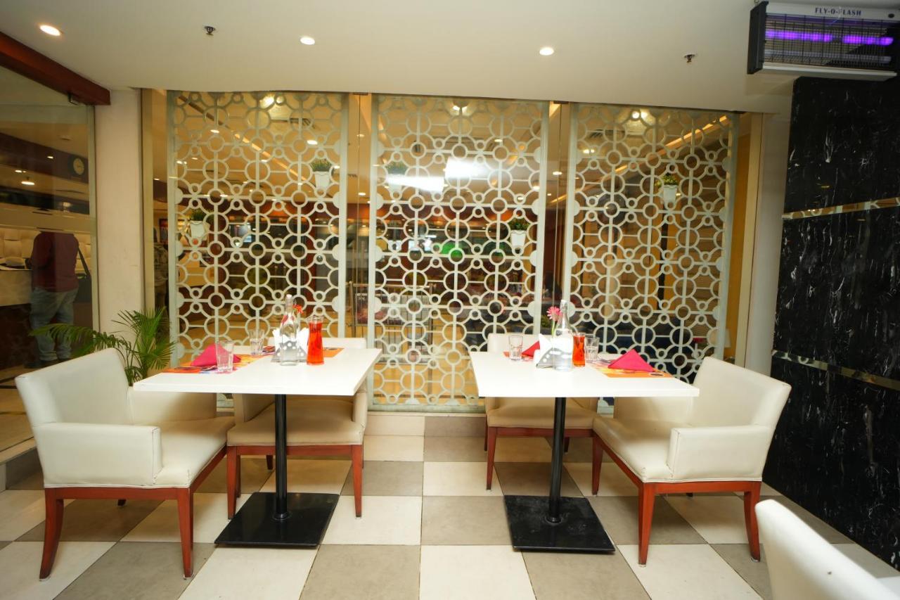 The Altruist Business Hotel Hitech Hyderabad Bagian luar foto