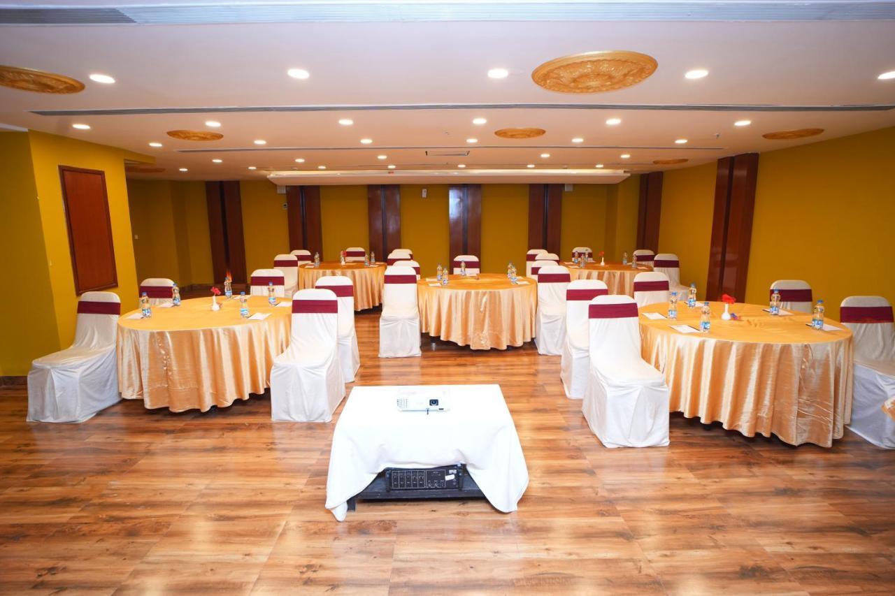 The Altruist Business Hotel Hitech Hyderabad Bagian luar foto