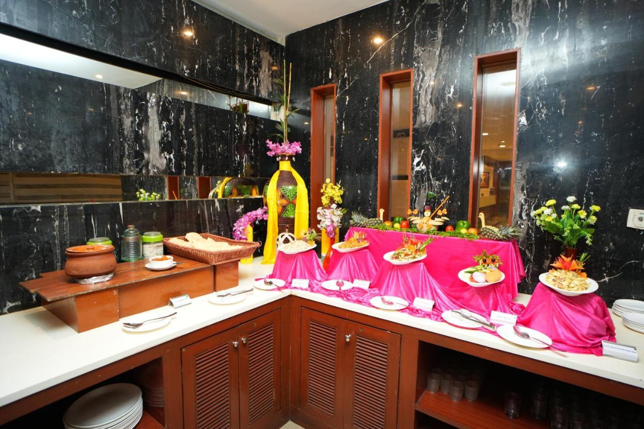 The Altruist Business Hotel Hitech Hyderabad Bagian luar foto