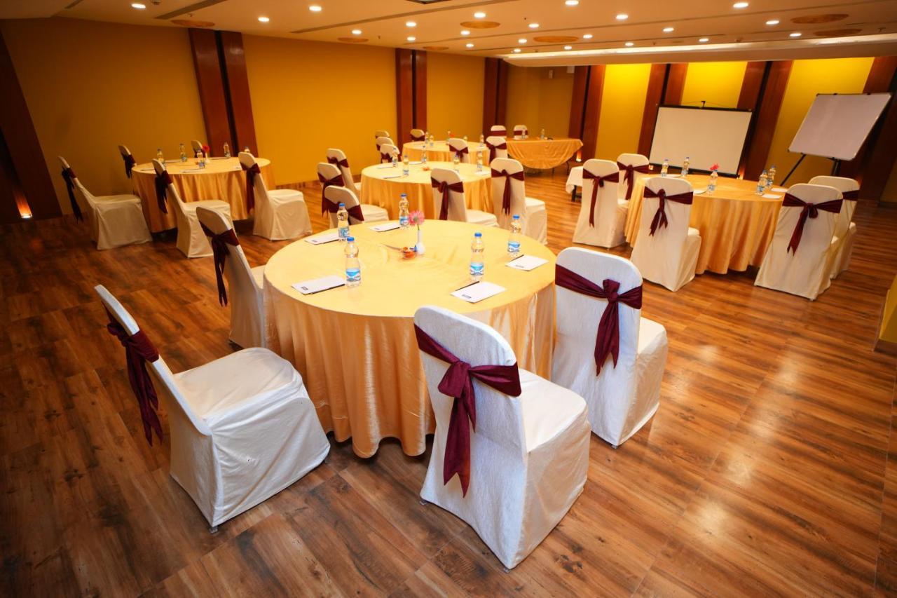 The Altruist Business Hotel Hitech Hyderabad Bagian luar foto