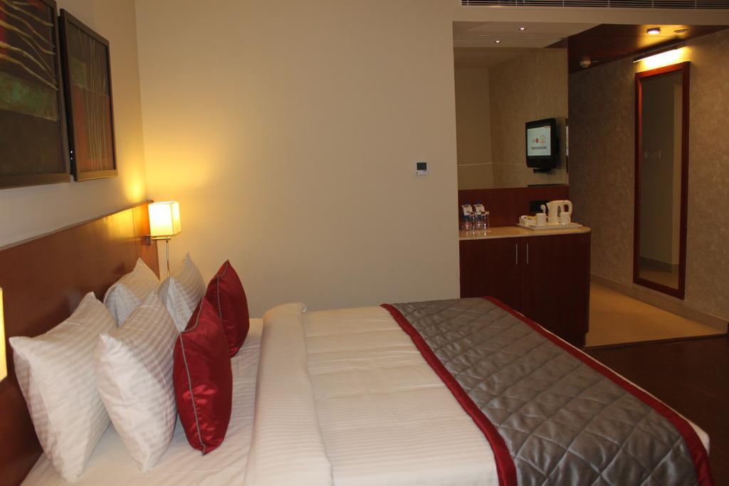 The Altruist Business Hotel Hitech Hyderabad Bagian luar foto